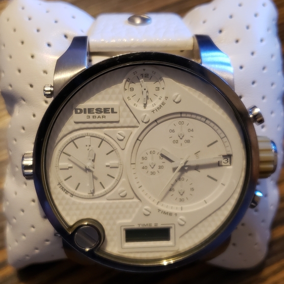 Diesel DZ7125 Big Daddy Oversized Big Face - Picture 3 of 7